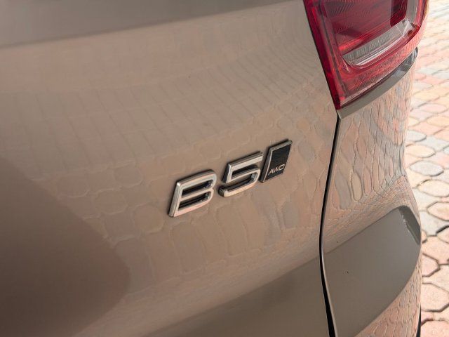 Certified 2024 Volvo XC40 B5 Plus AWD/4WD image 14