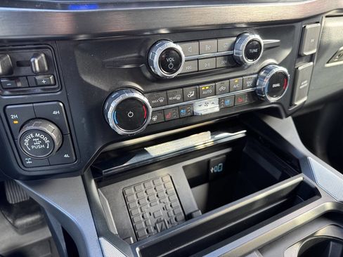 Used 2024 Ford F350 Lariat w/ Lariat Ultimate Package AWD/4WD image 12