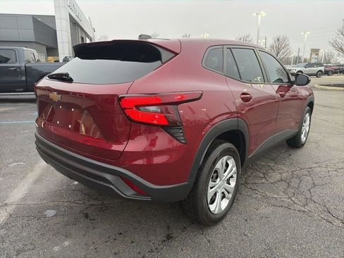 Used 2024 Chevrolet Trax LS image 3