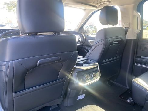 New 2025 Ford Expedition Max Platinum w/ Driver's Package image 30