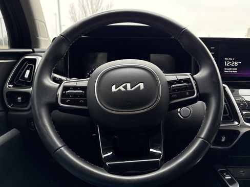 Used 2022 Kia Sorento SX image 18