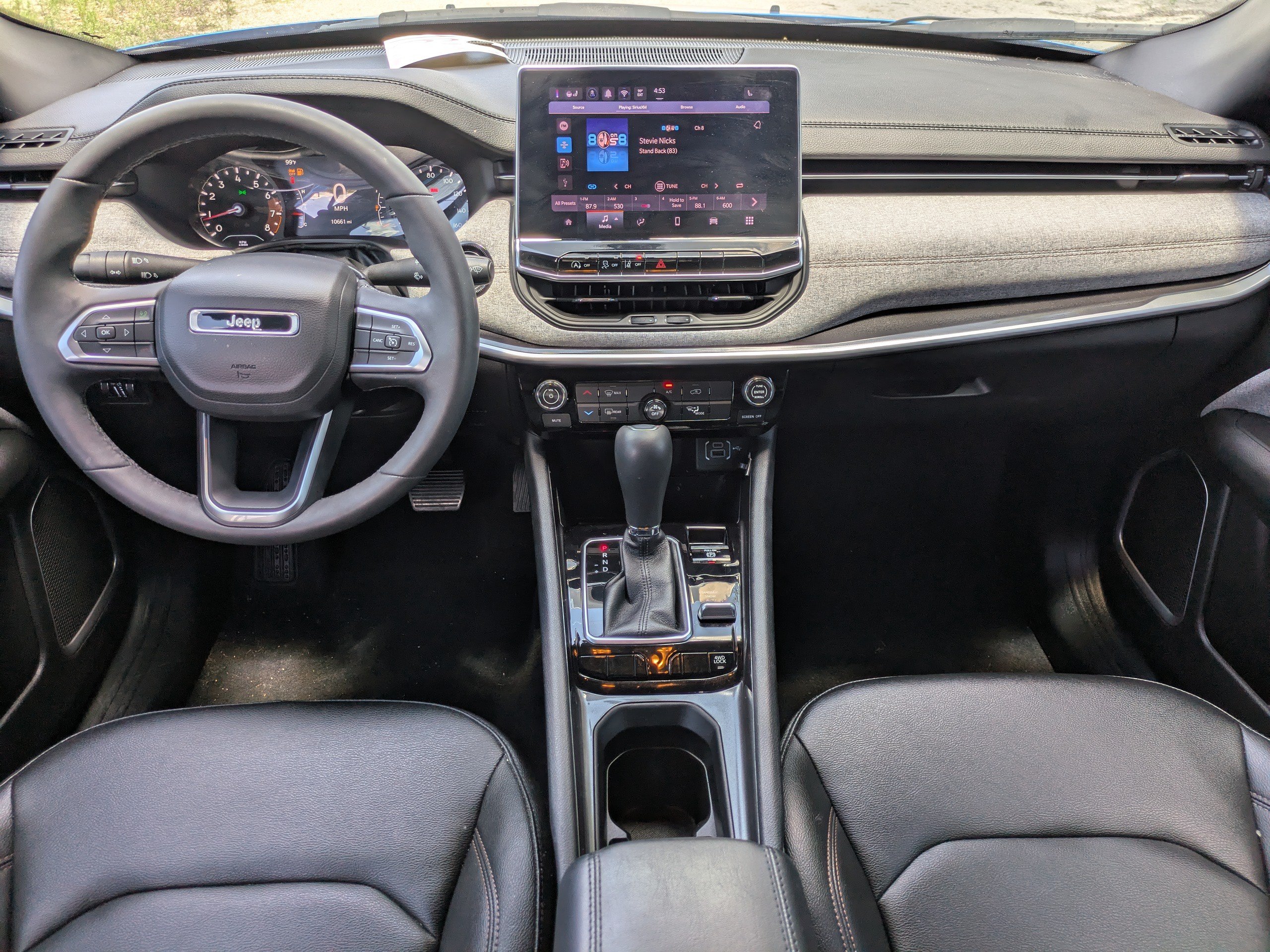 Used 2024 Jeep Compass Latitude AWD/4WD image 12
