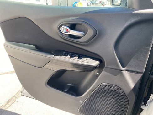 Used 2014 Jeep Cherokee Latitude image 10