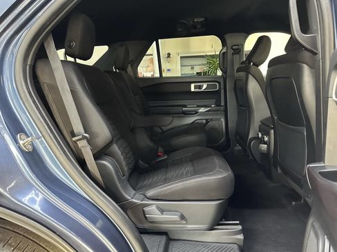 Used 2020 Ford Explorer XLT w/ Class III Trailer Tow Package image 17