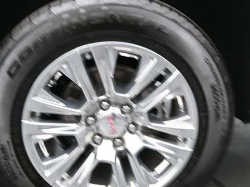 Used 2025 GMC Yukon Denali RWD image 15