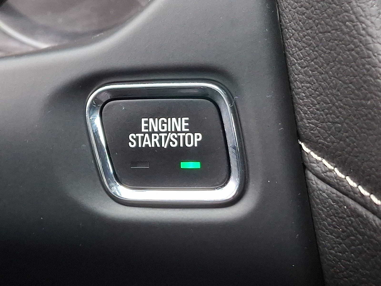 Used 2023 GMC Acadia SLE w/ Driver Convenience Package FWD image 25