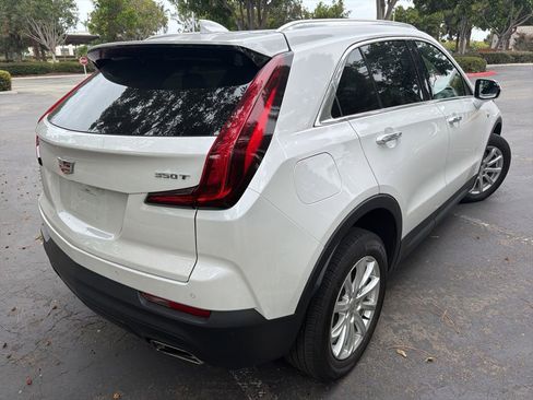 Used 2023 Cadillac XT4 Luxury w/ Cold Weather Package FWD image 4