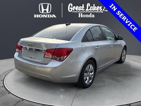 Used 2015 Chevrolet Cruze LS image 6