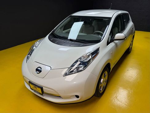 Used 2012 Nissan Leaf SV image 52