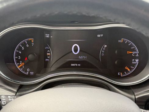 Used 2020 Jeep Grand Cherokee Limited image 21