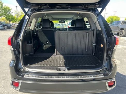 Certified 2019 Toyota Highlander Limited Platinum image 19