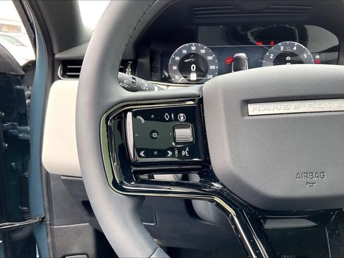 Used 2026 Land Rover Range Rover Evoque S image 19