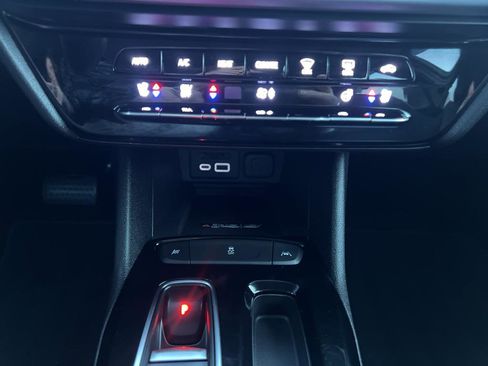 Used 2022 Chevrolet Bolt EUV Premier w/ Super Cruise Package image 23