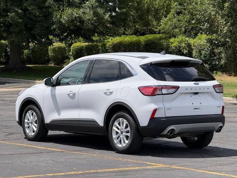 Used 2020 Ford Escape SE AWD/4WD image 3