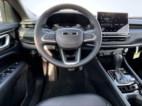 New 2026 Jeep Compass Latitude image 15