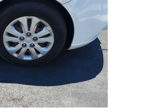 Used 2012 Kia Forte LX image 21