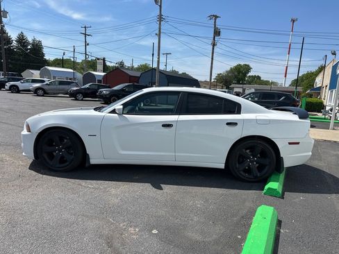 Used 2013 Dodge Charger R/T RWD image 4