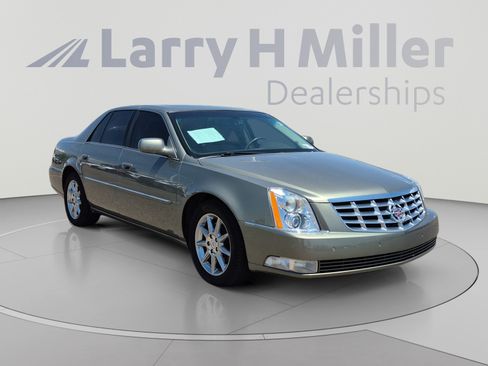 Used 2011 Cadillac DTS Luxury FWD image 7