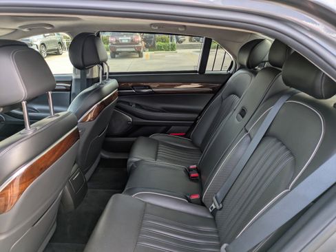 Used 2017 Genesis G90 3.3T Premium image 16