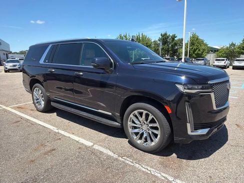 Used 2022 Cadillac Escalade ESV Premium Luxury w/ LPO, Radiant Package AWD/4WD image 4