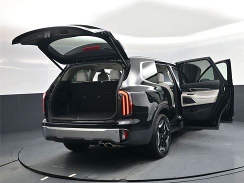 Used 2024 Kia Telluride EX image 18