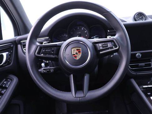 Used 2025 Porsche Macan AWD/4WD image 19
