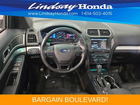Used 2016 Ford Explorer XLT w/ Equipment Group 202A AWD/4WD image 14