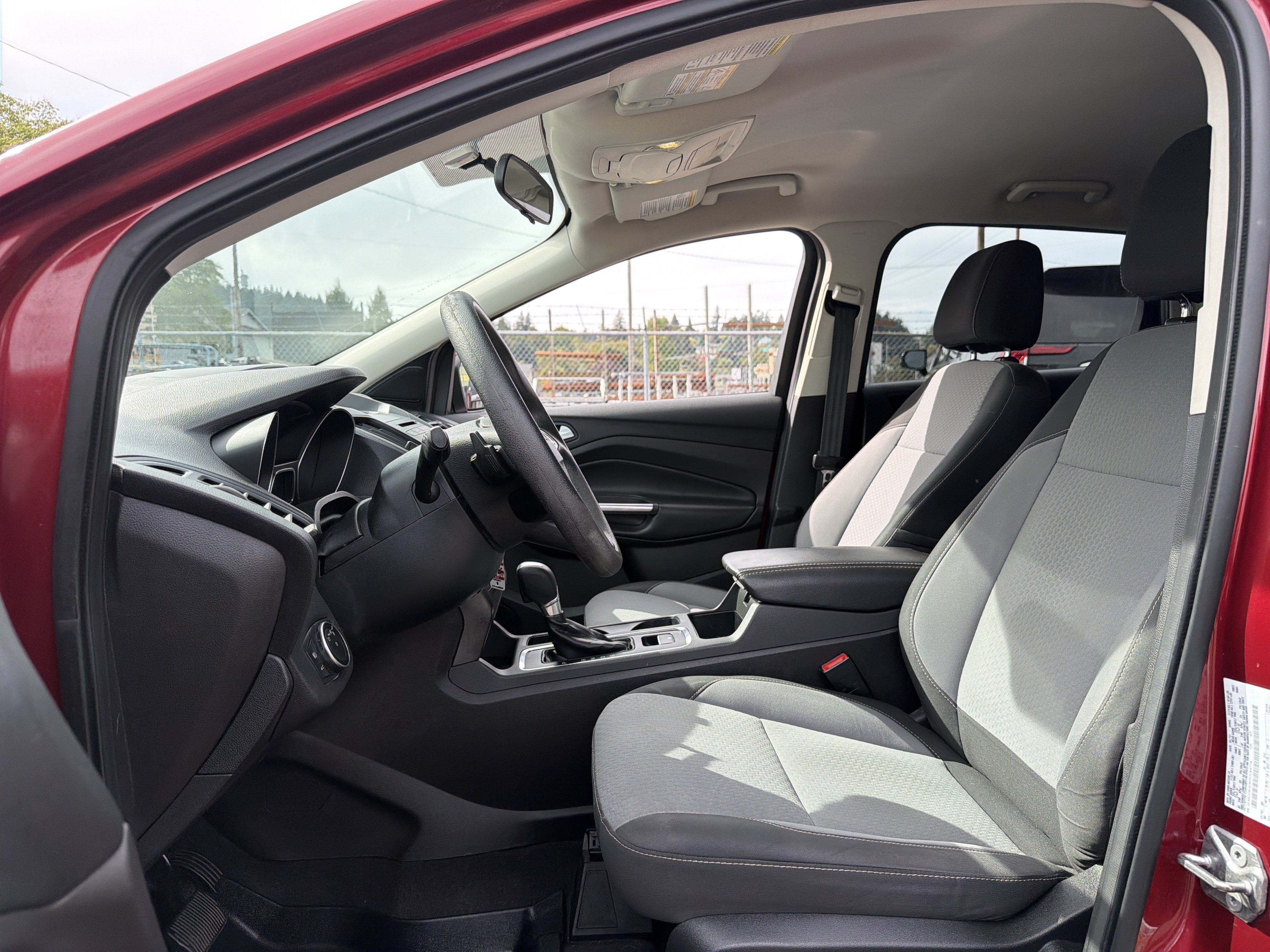 Used 2017 Ford Escape SE AWD/4WD image 8