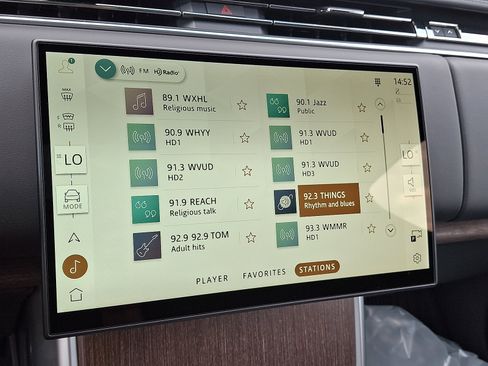 New 2025 Land Rover Range Rover SE image 8