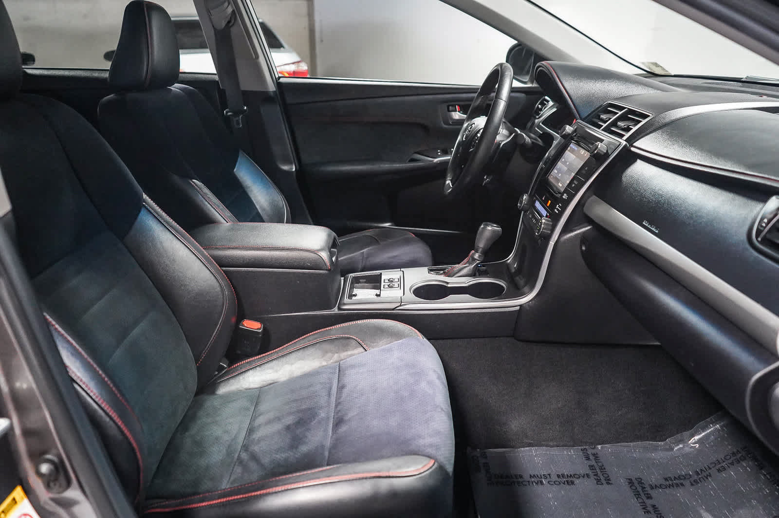 Used 2015 Toyota Camry XSE FWD image 16