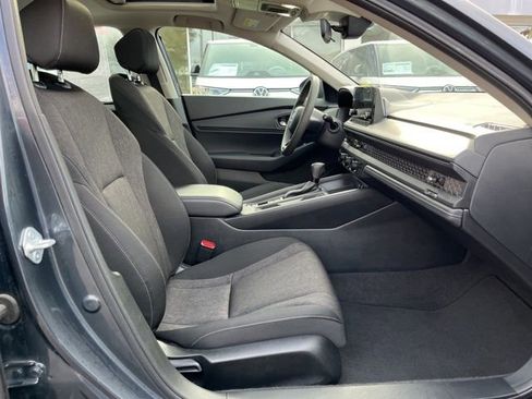 Used 2023 Honda Accord EX image 7