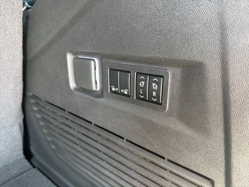 Used 2022 Chevrolet Tahoe High Country image 19