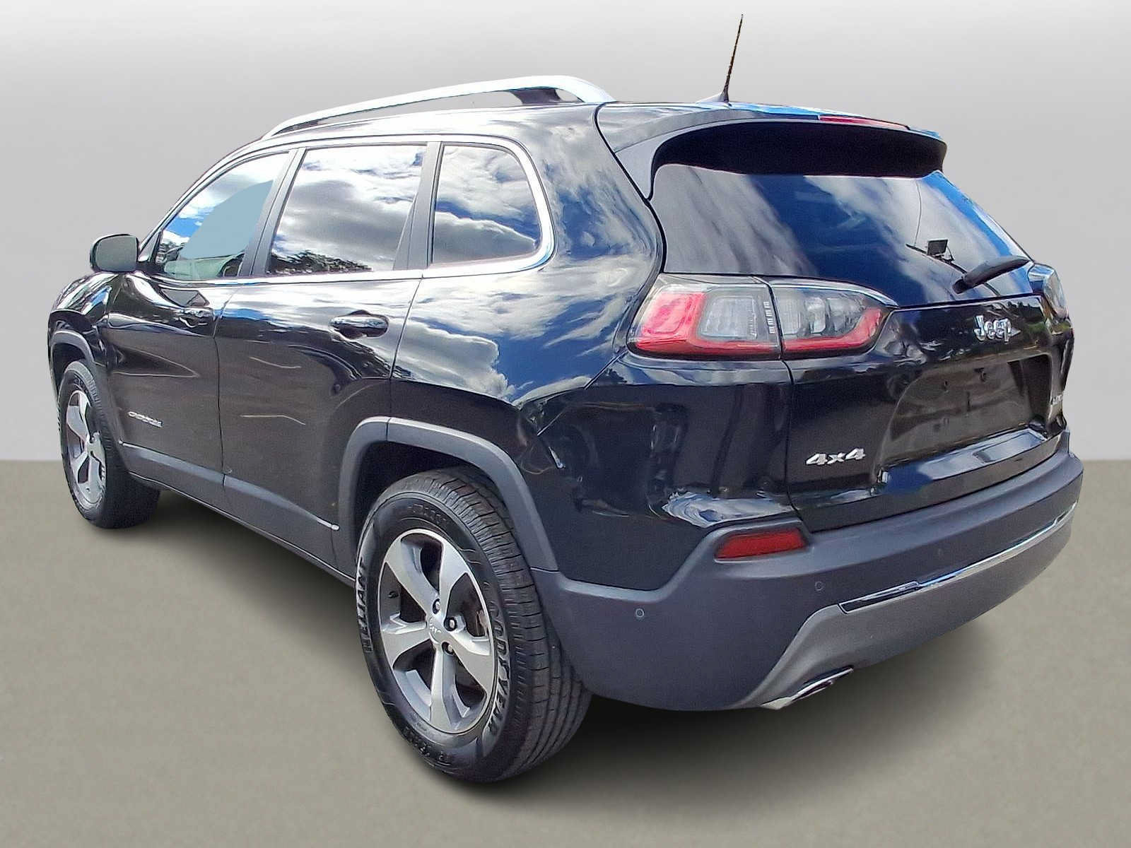 Used 2021 Jeep Cherokee Limited AWD/4WD image 28
