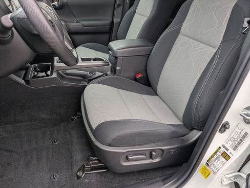 Used 2023 Toyota Tacoma TRD Sport image 12