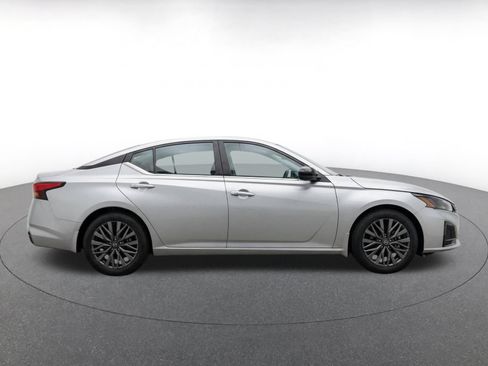Used 2026 Nissan Altima 2.5 SV FWD image 10