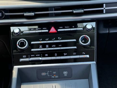 Certified 2025 Hyundai Santa Fe SE AWD/4WD image 10