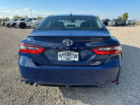 Used 2024 Toyota Camry SE image 9