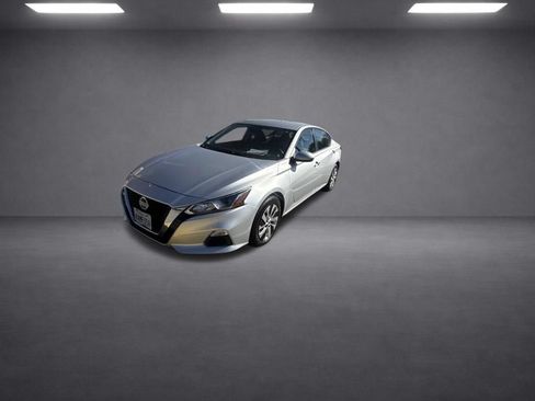Used 2021 Nissan Altima 2.5 S FWD image 2