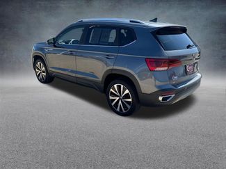 Used 2022 Volkswagen Taos SE video 3