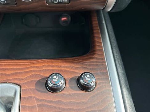 Used 2017 Nissan Pathfinder Platinum w/ Family Entertainment Package image 27