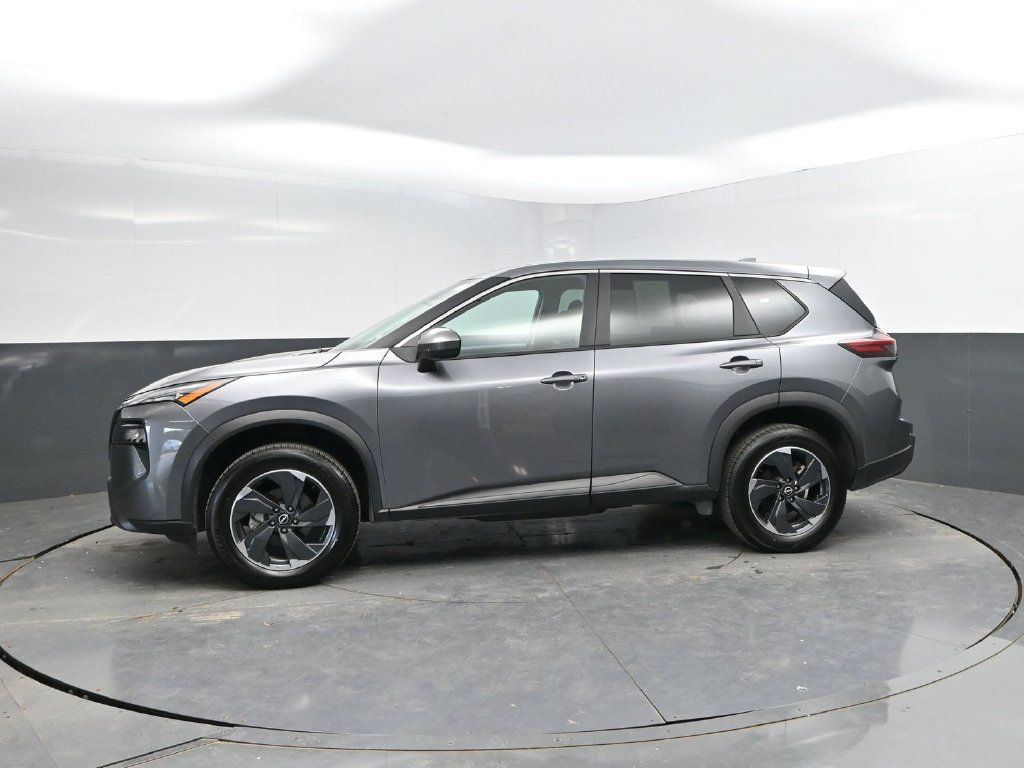 Used 2024 Nissan Rogue SV FWD image 4