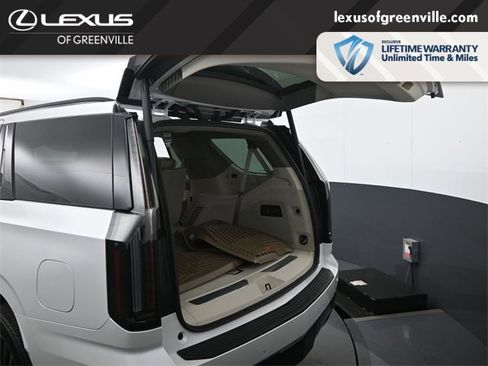 Used 2025 Cadillac Escalade Sport Platinum image 25