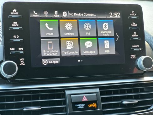 Used 2018 Honda Accord Sport image 17