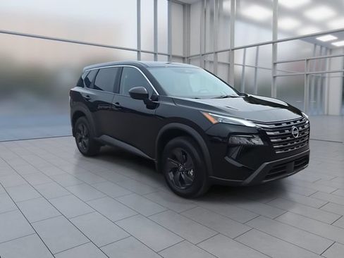 Certified 2026 Nissan Rogue SV AWD/4WD image 2