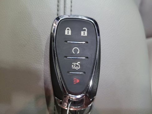 Used 2020 Chevrolet Malibu LT FWD image 32