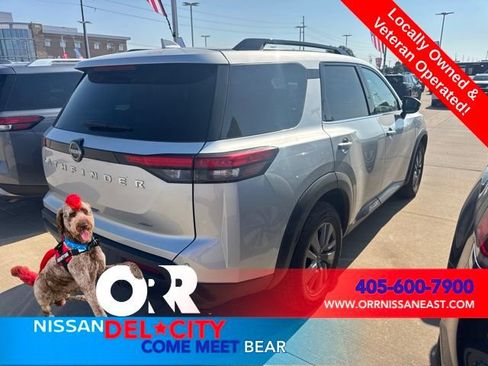 Used 2025 Nissan Pathfinder SV AWD/4WD image 4