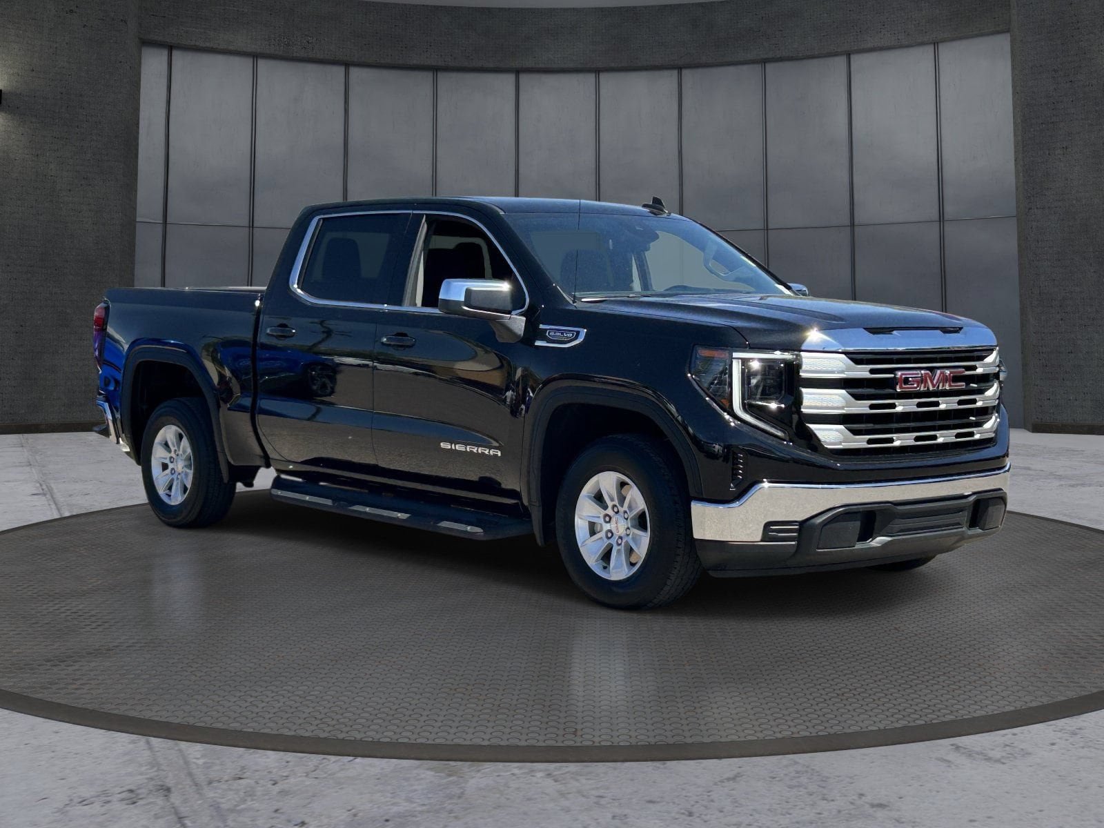 Certified 2025 GMC Sierra 1500 SLE RWD image 8