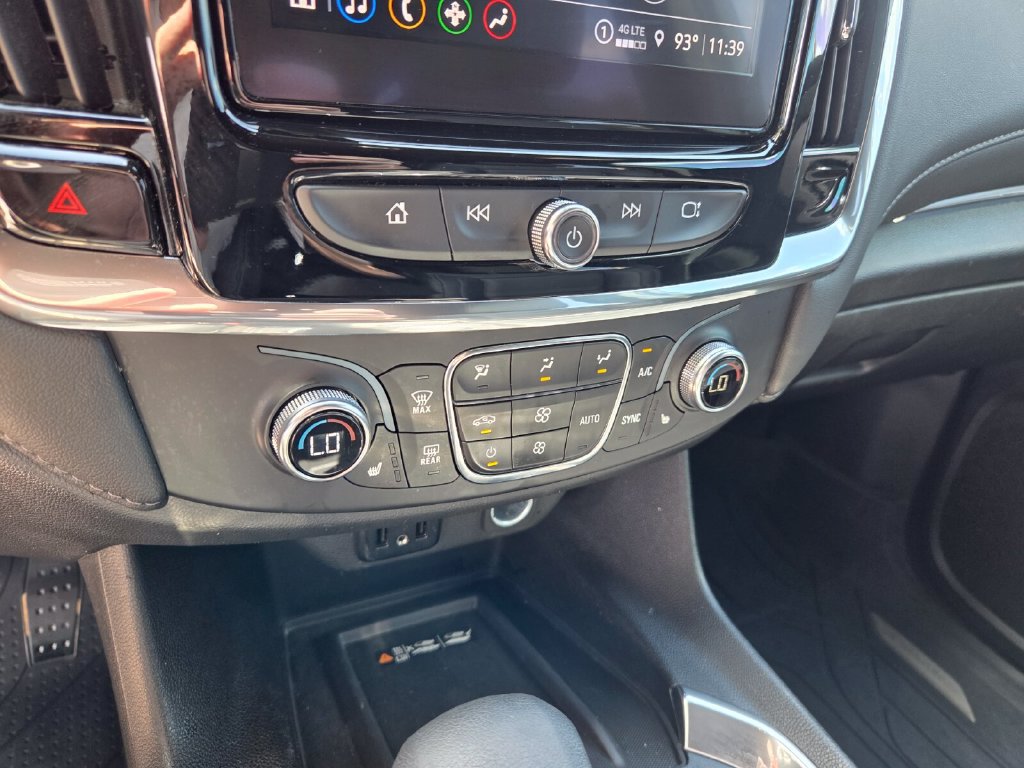 Used 2023 Chevrolet Traverse LT FWD image 26