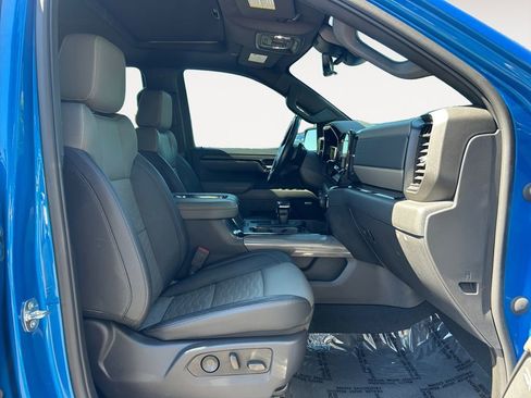 Used 2022 Chevrolet Silverado 1500 ZR2 w/ Technology Package image 10