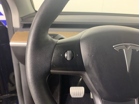 Used 2022 Tesla Model Y Performance image 18